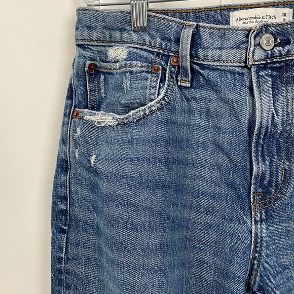 Abercrombie & Fitch Mid Rise Boyfriend Jean Women's 28 Medium Wash Distressed - Picture 2 of 15